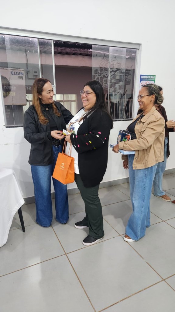 FORMAÇÃO CONTINUADA DE PROFESSORES